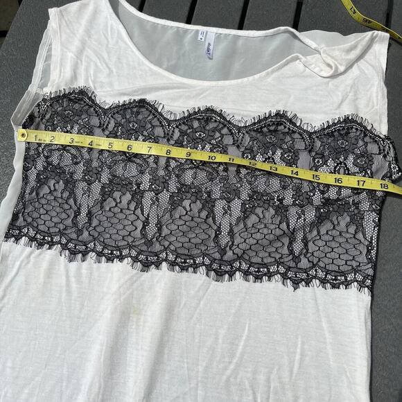 STUDIO Y women’s M sleeveless white top with black lace - Picture 5 of 8